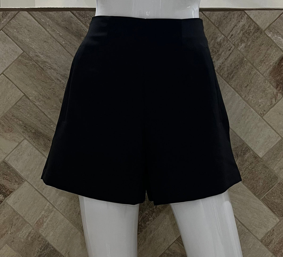 Pintuck Short